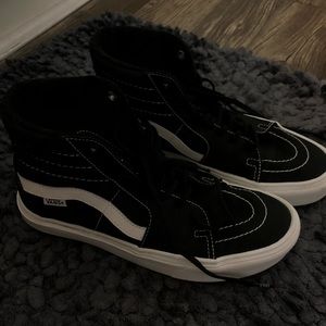 Black & White SK8-HI UltraCush Vans